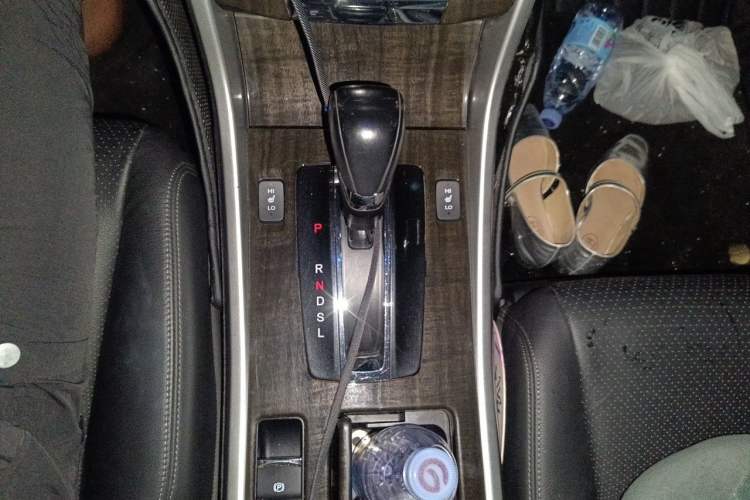 Used Honda Accord 2014 2.4L EX Luxury Edition Gear Lever