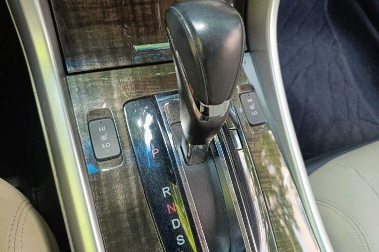 Used Honda Accord 2014 2.4L EX Luxury Edition Gear Lever