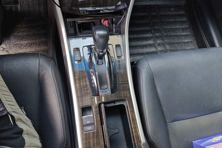 Used Honda Accord 2014 2.4L EX Luxury Edition Gear Lever