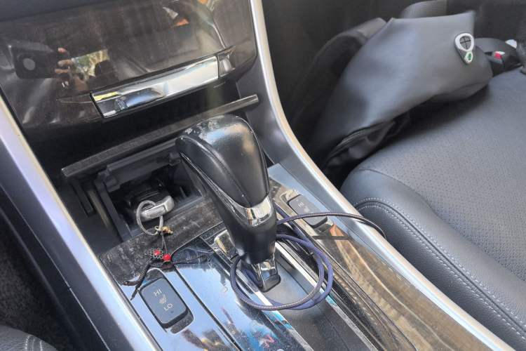 Used Honda Accord 2014 2.4L EXN Luxury Navigation Edition Gear Lever