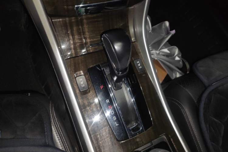 Used Honda Accord 2014 2.4L EX Luxury Edition Gear Lever