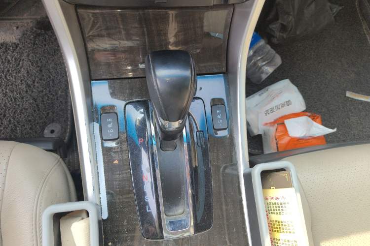 Used Honda Accord 2014 2.4L EXN Luxury Navigation Edition Gear Lever