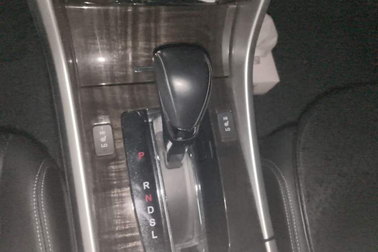 Used Honda Accord 2014 2.4L EX Luxury Edition Gear Lever