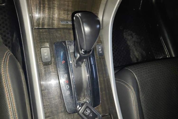 Used Honda Accord 2014 3.0L EXLN Flagship Edition Gear Lever