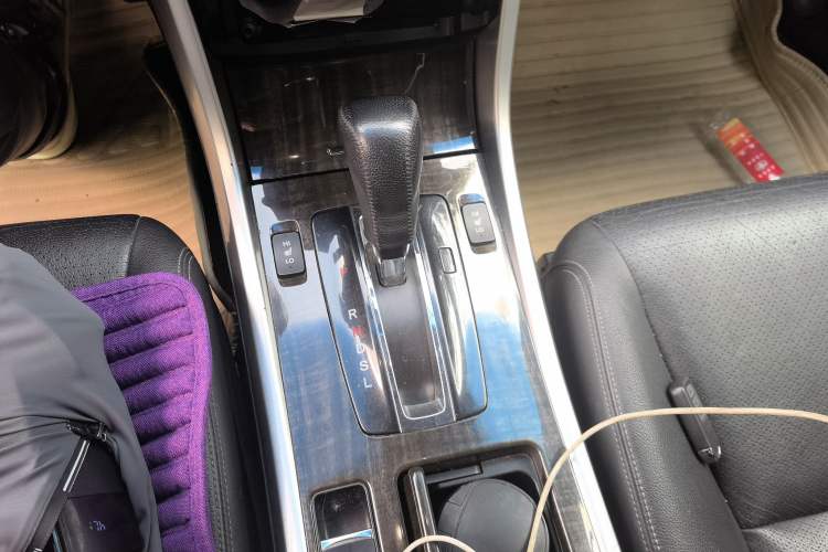 Used Honda Accord 2014 2.4L EXN Luxury Navigation Edition Gear Lever