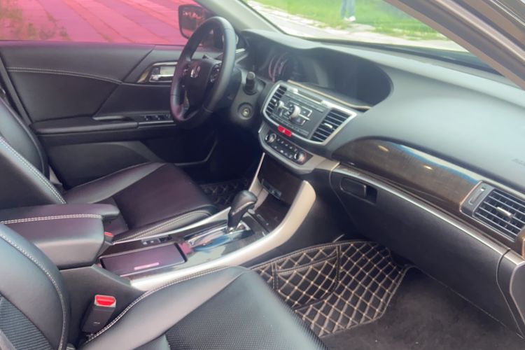 Used Honda Accord 2014 2.0L LX Comfort Edition Interior 1