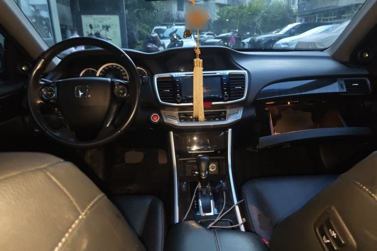 Used Honda Accord 2014 2.4L EX Luxury Edition Interior 2