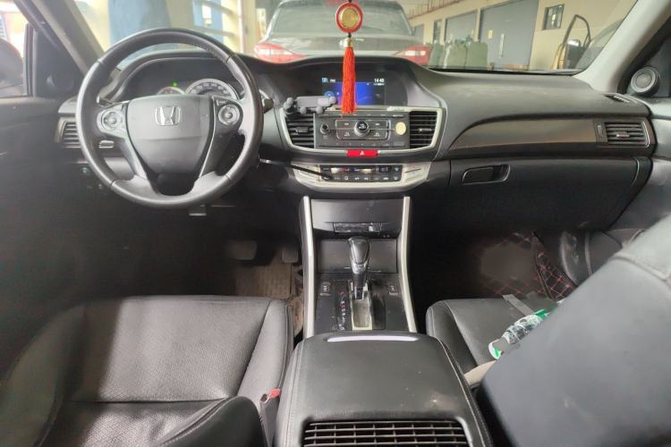 Used Honda Accord 2014 2.0L EX Luxury Edition Interior 2