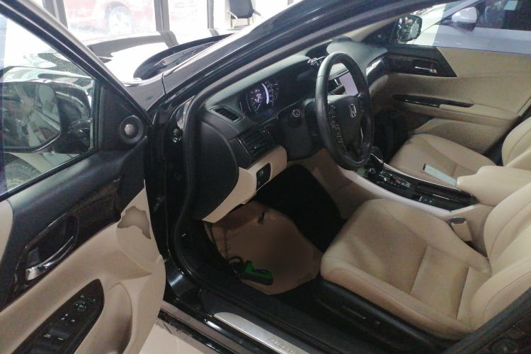 Used Honda Accord 2014 2.4L EX Luxury Edition Interior 3