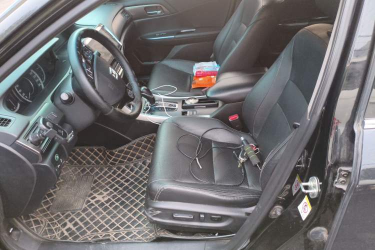 Used Honda Accord 2014 2.0L EXN Luxury Navigation Edition Left Front Seat