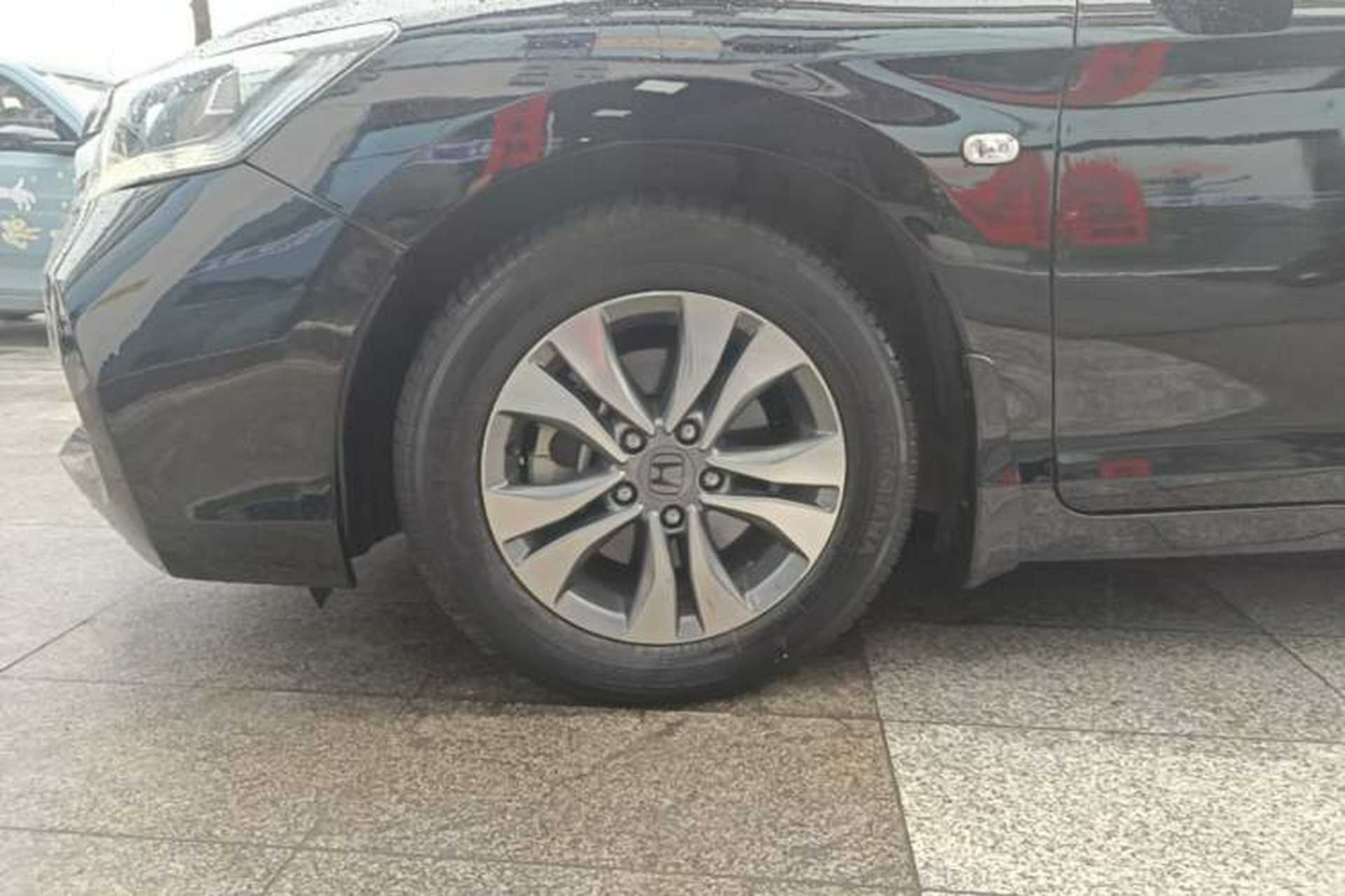Used Honda Accord 2014 2.0L EX Luxury Edition Left Front Wheel Hub