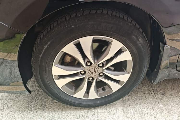 Used Honda Accord 2014 2.0L EX Luxury Edition Left Front Wheel Hub