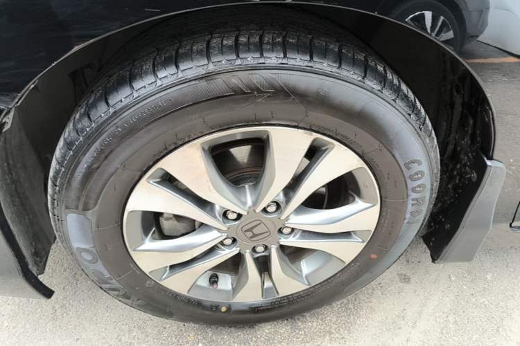 Used Honda Accord 2014 2.0L LX Comfort Edition Left Front Wheel Hub