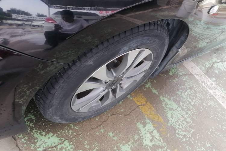 Used Honda Accord 2014 2.0L EX Luxury Edition Left Front Wheel Hub