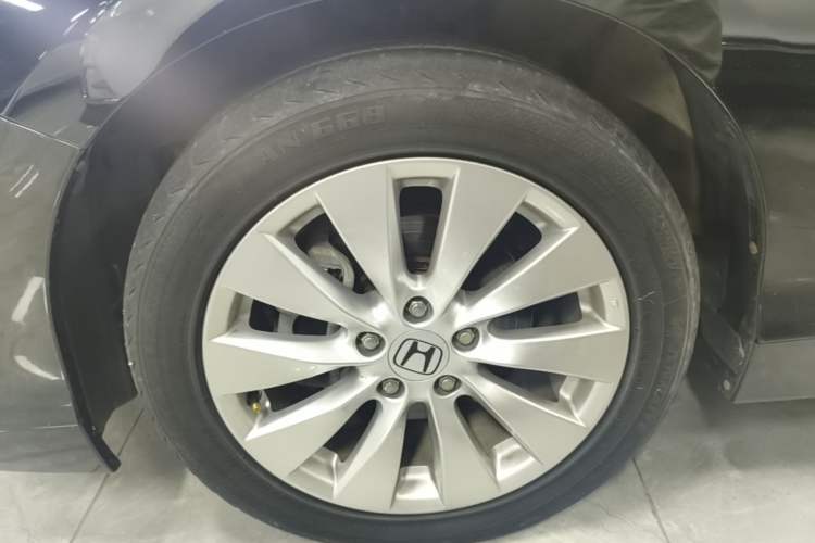 Used Honda Accord 2014 2.4L EX Luxury Edition Left Front Wheel Hub