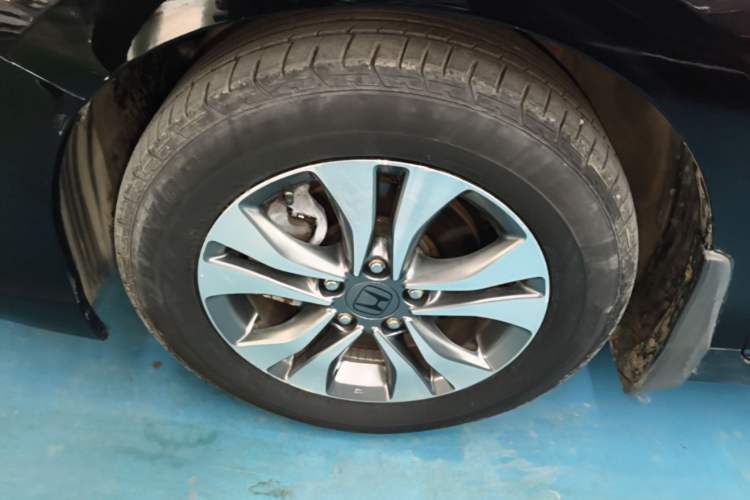 Used Honda Accord 2014 2.0L LX Comfort Edition Left Front Wheel Hub