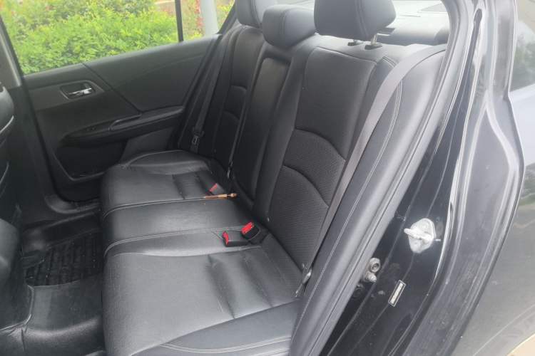 Used Honda Accord 2014 2.0L EX Luxury Edition Left Rear Seat