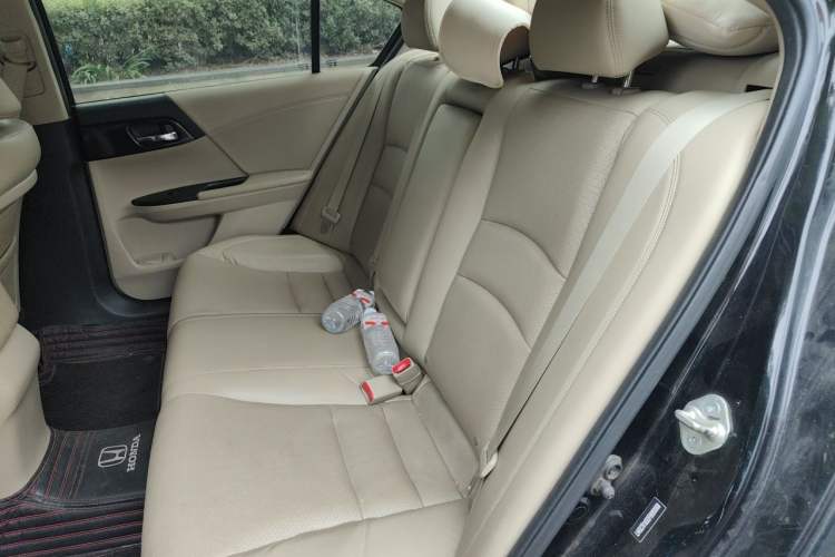 Used Honda Accord 2014 2.0L EX Luxury Edition Left Rear Seat