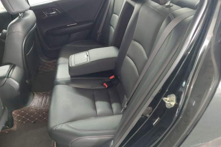 Used Honda Accord 2014 2.0L EX Luxury Edition Left Rear Seat