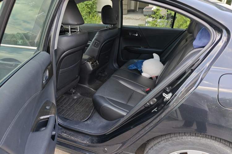 Used Honda Accord 2014 2.4L EX Luxury Edition Left Rear Seat