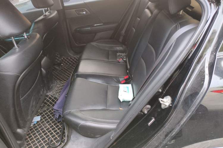 Used Honda Accord 2014 2.0L EXN Luxury Navigation Edition Left Rear Seat