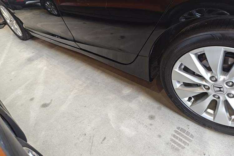 Used Honda Accord 2014 2.4L EXN Luxury Navigation Edition Left Side Sill