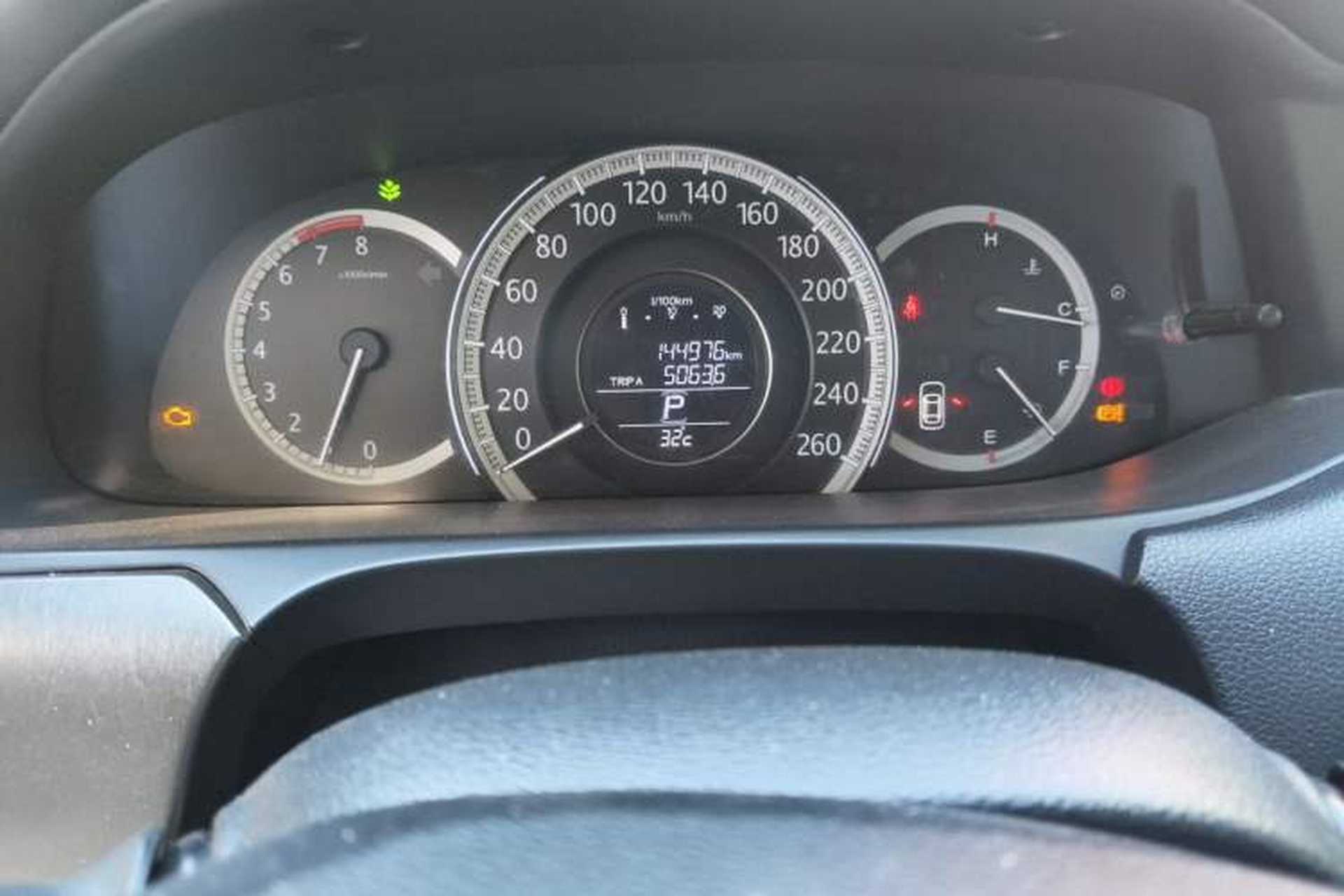 Used Honda Accord 2014 2.0L EXN Luxury Navigation Edition Odometer Close Up