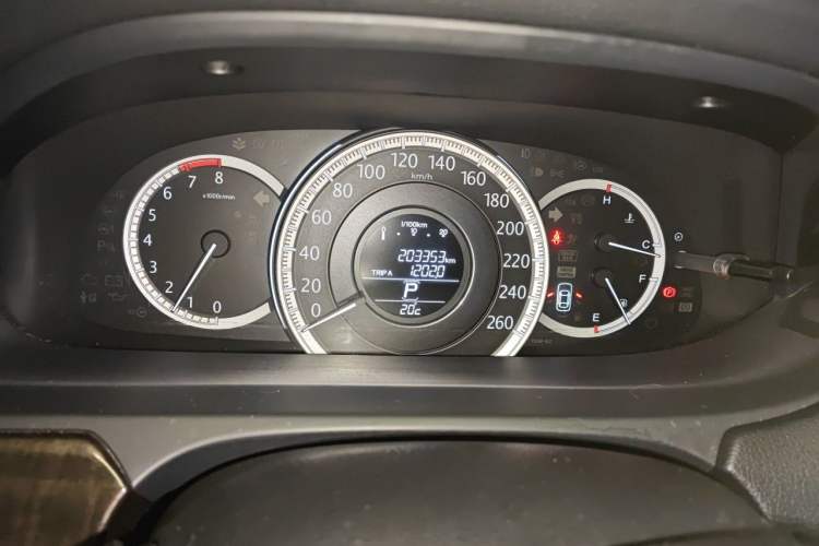 Used Honda Accord 2014 2.4L EX Luxury Edition Odometer Close Up
