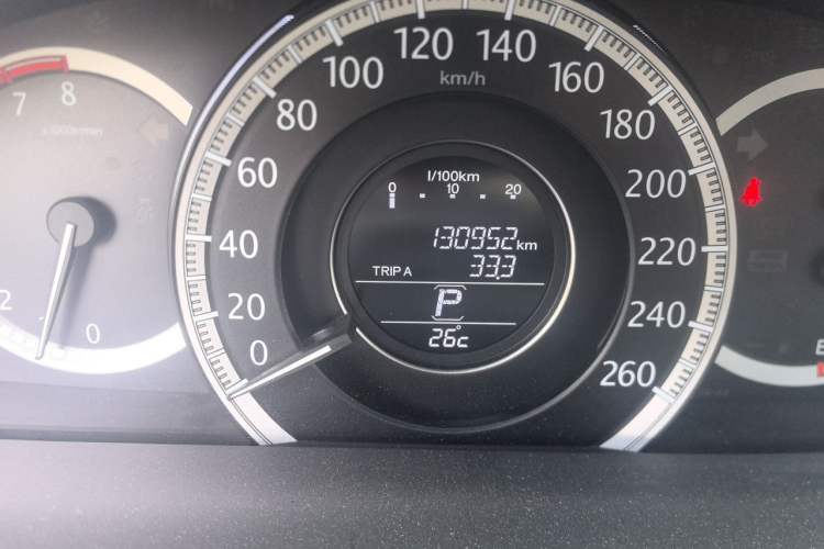 Used Honda Accord 2014 2.0L EX Luxury Edition Odometer Close Up
