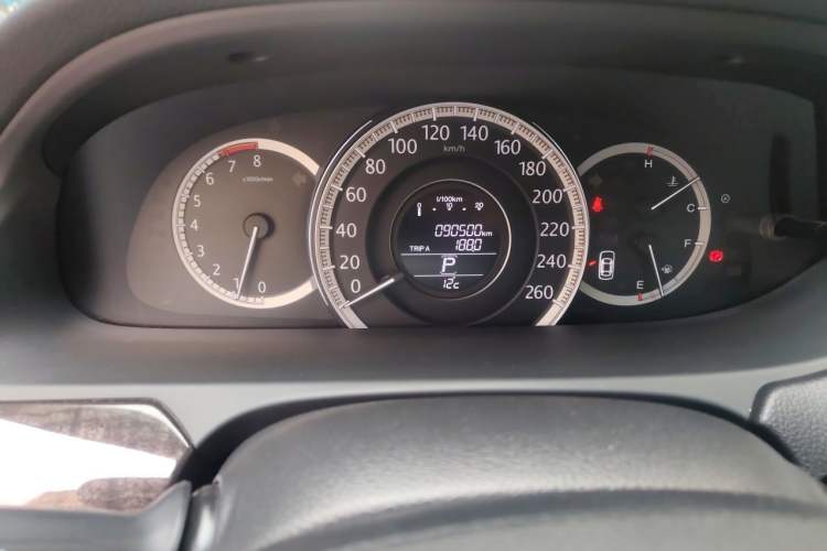 Used Honda Accord 2014 2.4L EX Luxury Edition Odometer Close Up