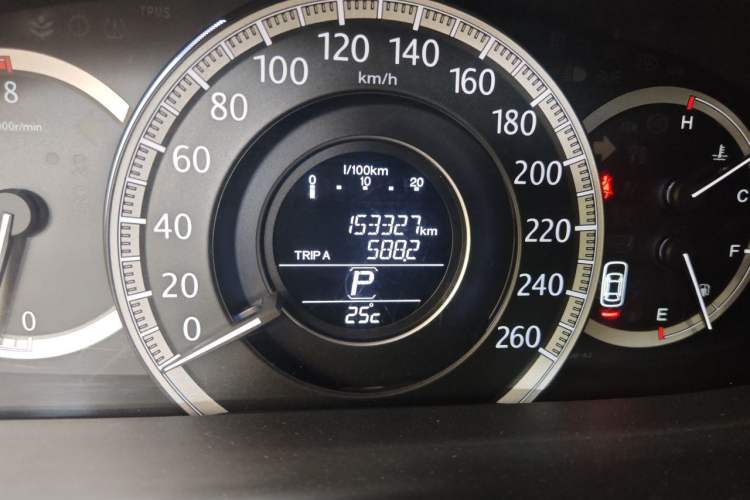 Used Honda Accord 2014 2.0L EX Luxury Edition Odometer Close Up