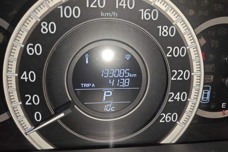 Used Honda Accord 2014 2.0L LX Comfort Edition Odometer Close Up