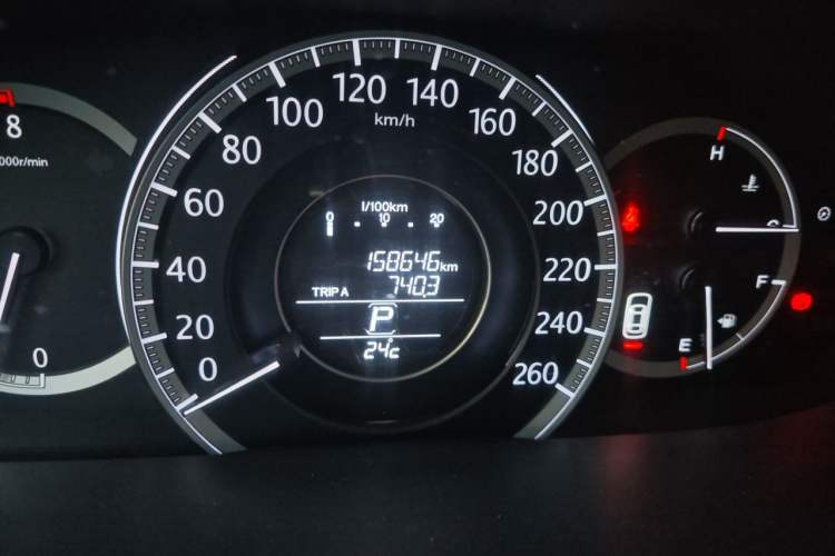 Used Honda Accord 2014 2.0L EX Luxury Edition Odometer Close Up