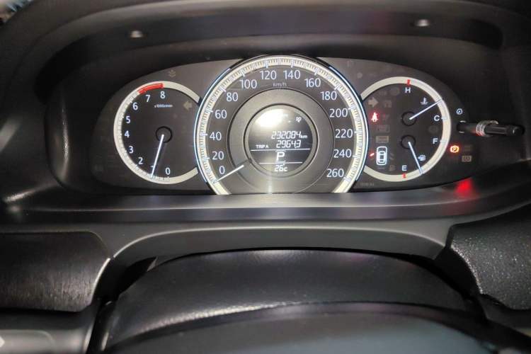 Used Honda Accord 2014 2.0L EX Luxury Edition Odometer Close Up
