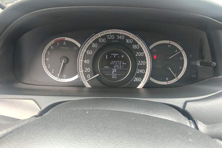 Used Honda Accord 2014 2.0L LX Comfort Edition Odometer Close Up