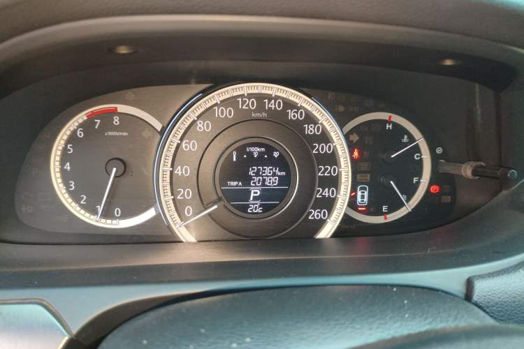 Used Honda Accord 2014 2.0L EXN Luxury Navigation Edition Odometer Close Up