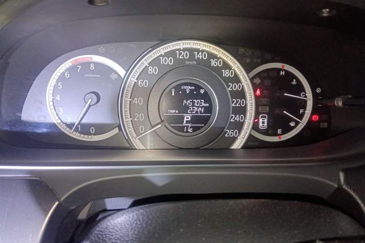 Used Honda Accord 2014 2.0L LX Comfort Edition Odometer Close Up