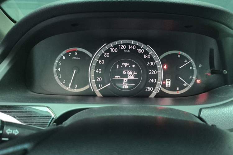 Used Honda Accord 2014 2.0L LX Comfort Edition Odometer Close Up
