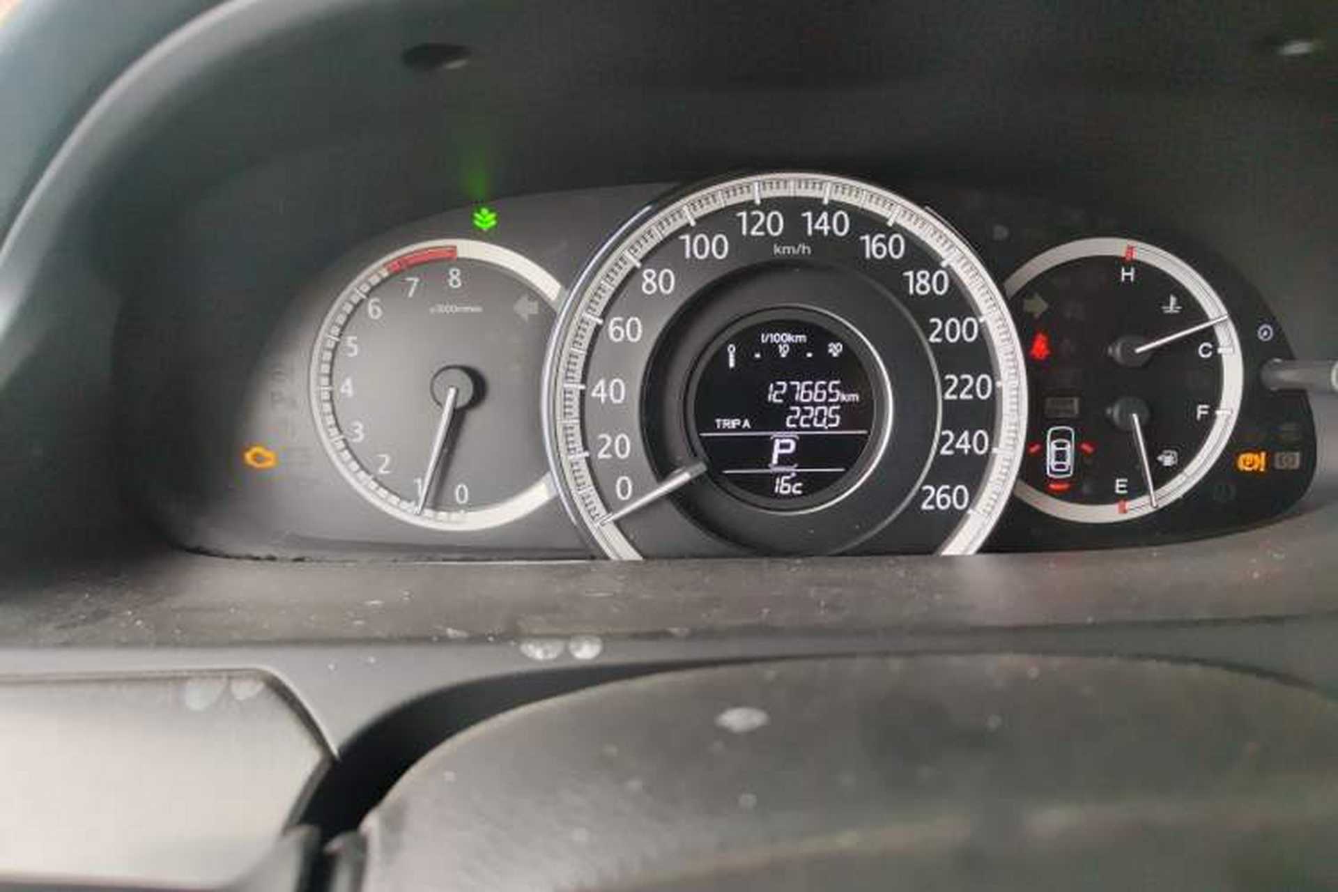 Used Honda Accord 2014 2.0L EX Luxury Edition Odometer Close Up