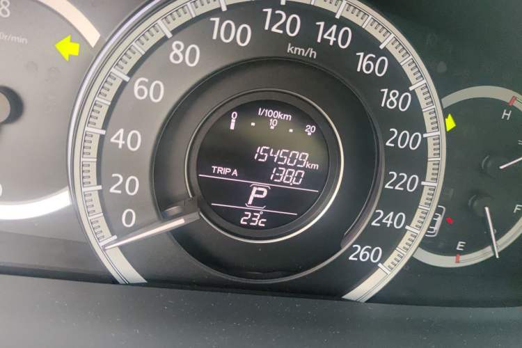 Used Honda Accord 2014 2.0L EX Luxury Edition Odometer Close Up