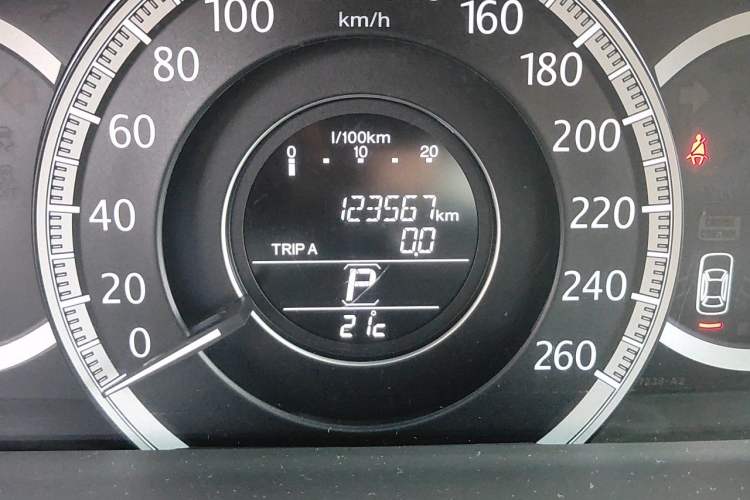 Used Honda Accord 2014 2.0L EX Luxury Edition Odometer Close Up