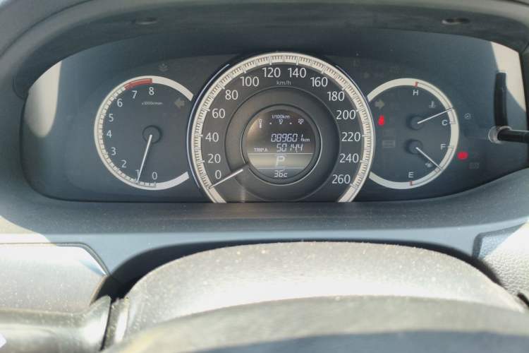 Used Honda Accord 2014 2.0L EX Luxury Edition Odometer Close Up