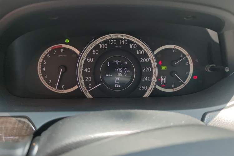 Used Honda Accord 2014 2.4L EXN Luxury Navigation Edition Odometer Close Up