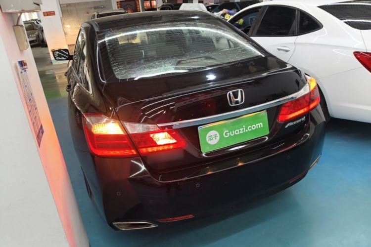 Used Honda Accord 2014 2.0L LX Comfort Edition Rear Left 45 Deg
