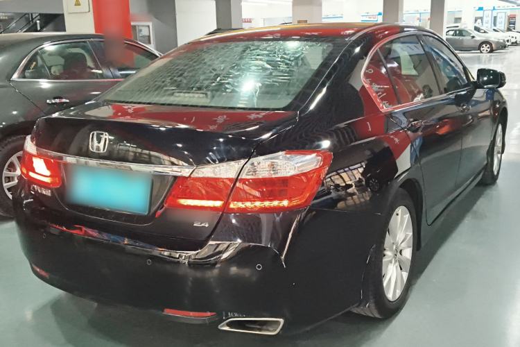 Used Honda Accord 2014 2.4L LX Comfort Edition Rear Right 45 Deg