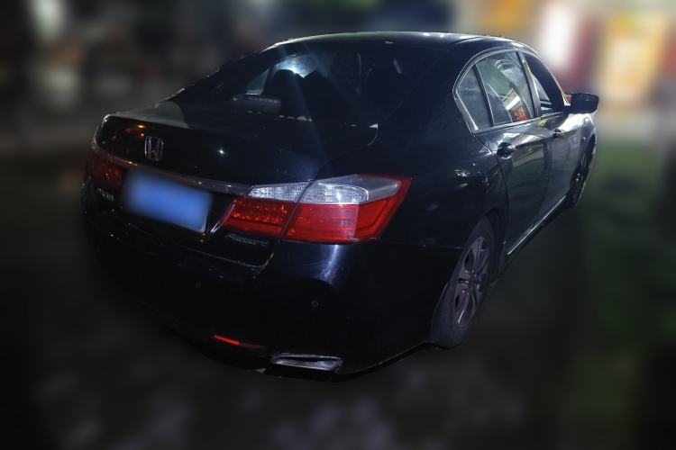 Used Honda Accord 2014 2.0L LX Comfort Edition Rear Right 45 Deg