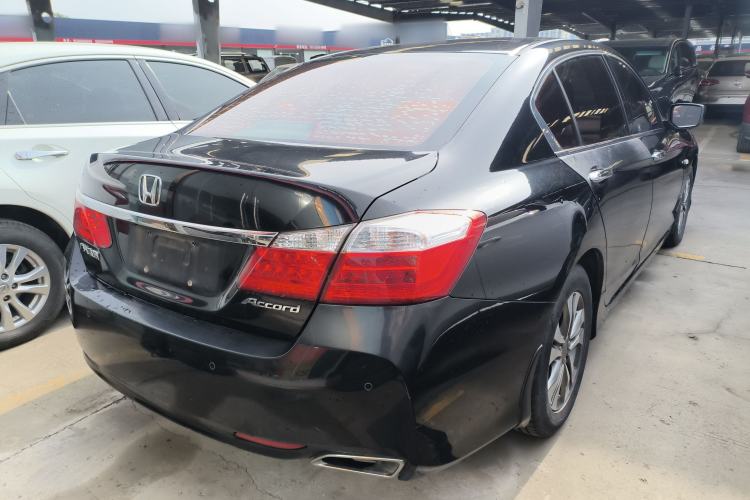 Used Honda Accord 2014 2.0L LX Comfort Edition Rear Right 45 Deg
