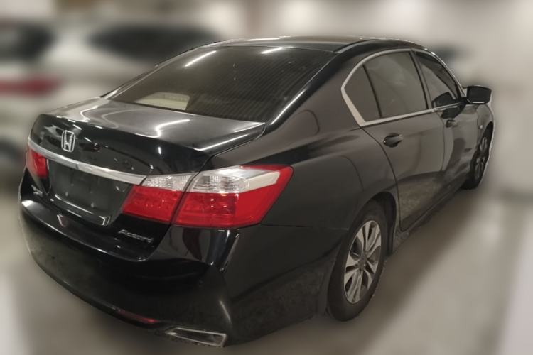 Used Honda Accord 2014 2.0L LX Comfort Edition Rear Right 45 Deg