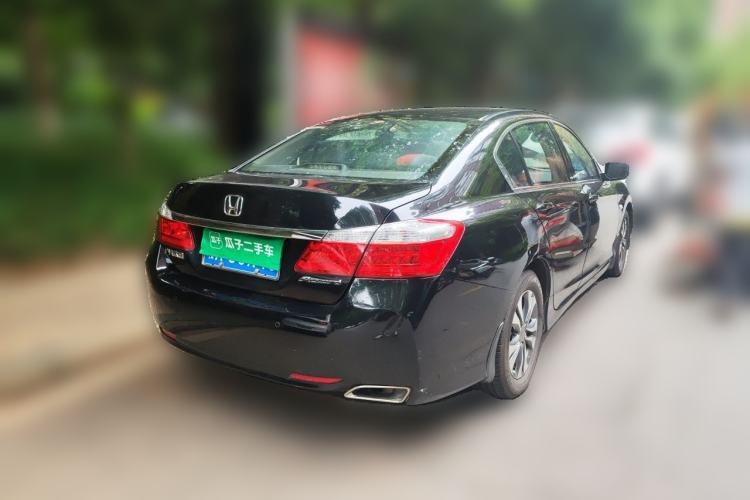 Used Honda Accord 2014 2.0L LX Comfort Edition Rear Right 45 Deg