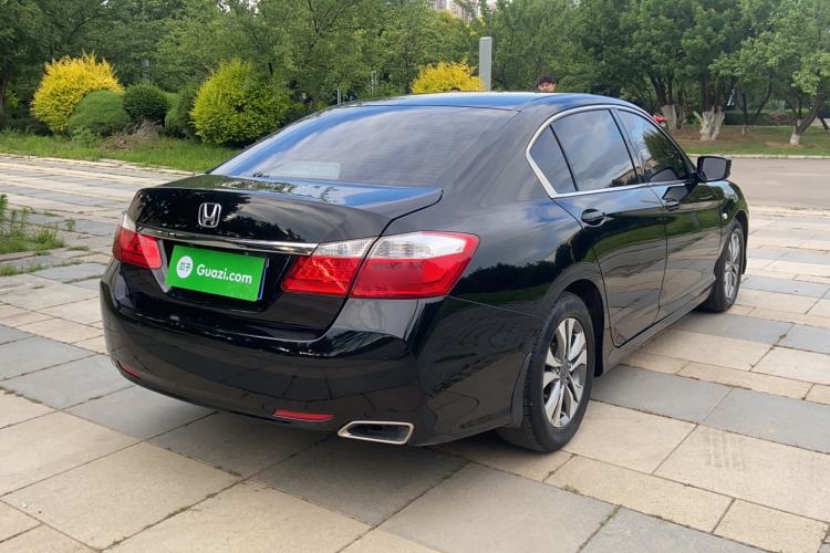 Used Honda Accord 2014 2.0L LX Comfort Edition Rear Right 45 Deg